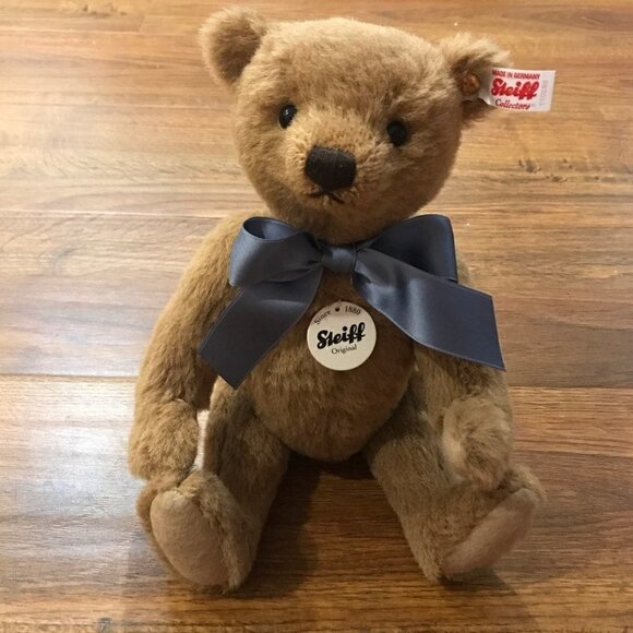 Steiff Collector Bear - Picture 1 of 5